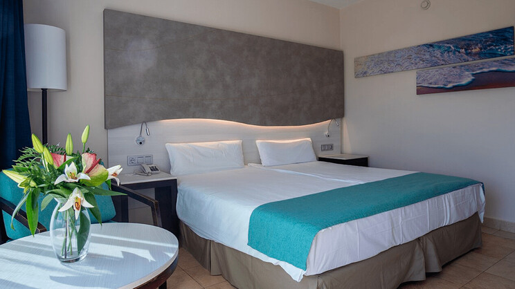 Impressive Playa Granada Golf